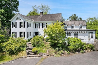 331 Round Hill Rd, Greenwich, CT 06831 - photo 2