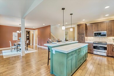 2555 NW Crossing Dr, Bend, OR 97701 - photo 5