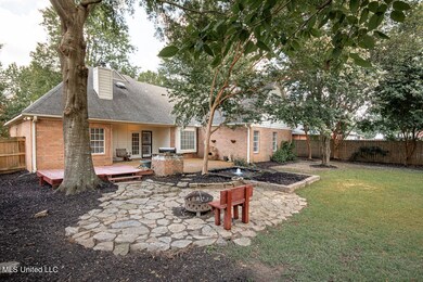 ENTERTAINING FRIENDLY BACKYARD