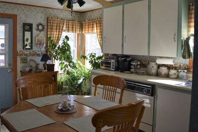 28 Dodge St, Rochester, NH 03867 - photo 5