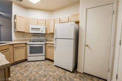 7224 Pinon Crest Ct, Las Vegas, NV 89131 - photo 7