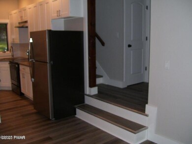 108 Snowball Ln unit B, Tafton, PA 18464 - photo 4