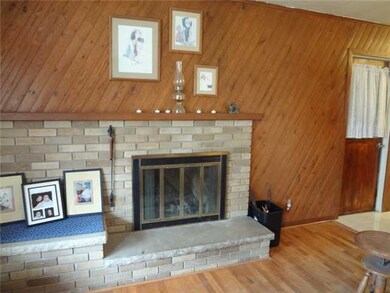 3100 Cooley Dr, Lansing, MI 48911 - photo 3