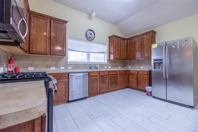 9002 Durham Manor Ln, Houston, TX 77075 - photo 7