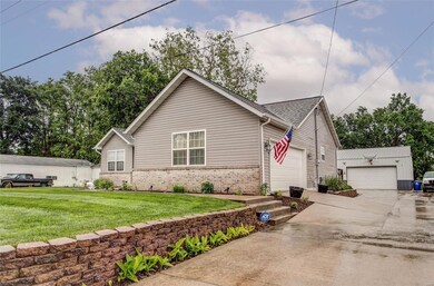 2610 Vandalia St, Collinsville, IL 62234 - photo 3