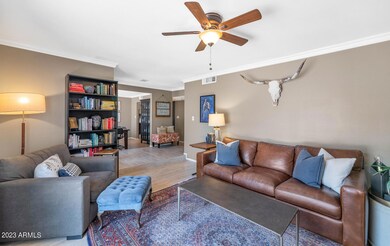 4935 E Wethersfield Rd-large-007-015-493