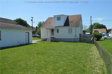 320 19th St, Dunbar, WV 25064 - photo 4