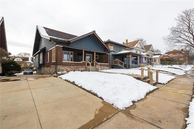 1319 E 28th St, Kansas City, MO 64109 - photo 4