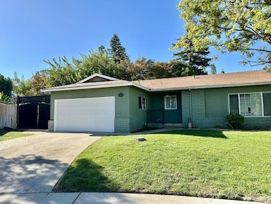 5683 N Rafael Ave, Fresno, CA 93711 - photo 2