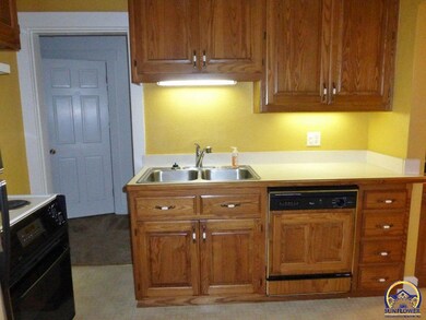 1836 SW Randolph Ave, Topeka, KS 66604 - photo 6