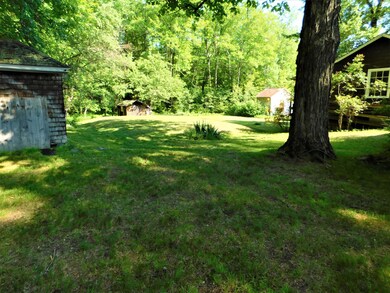 Spacious Yard & Shed