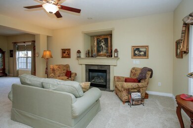 4619 cindy st-106
