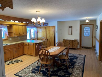 39 Edwards St, Colebrook, NH 03576 - photo 4