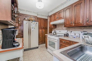 36 Shaw Place, Staten Island, NY 10302 - photo 7