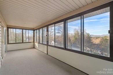 81 Chestnut Ln, Hendersonville, NC 28792 - photo 6