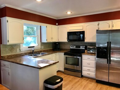 7 Kitchen, plenty of cabinets