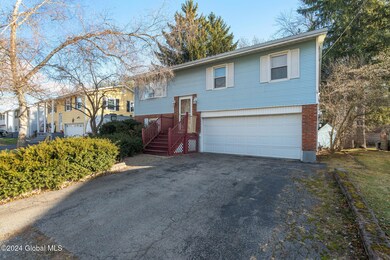 4 Red Oak Dr, Schenectady, NY 12302 - photo 2