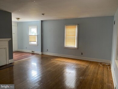 704 Bridgeboro St, Riverside, NJ 08075 - photo 3