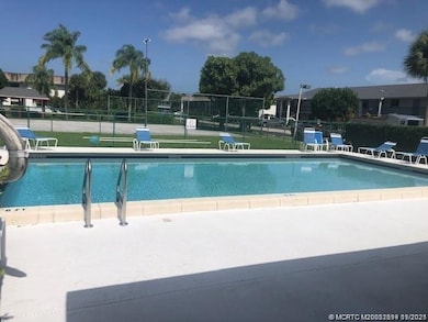 1290 SE Parkview Place unit A9, Stuart, FL 34994 - photo 5