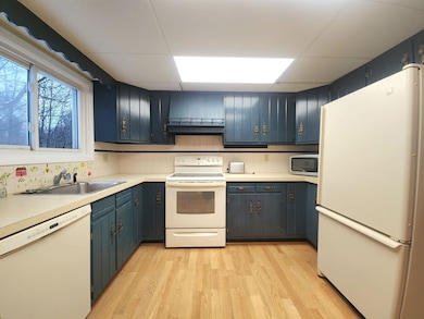 1481 E Chippewa River Rd, Midland, MI 48640 - photo 5