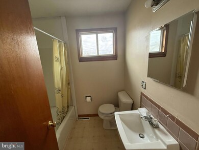 23 C St unit 3, Keyser, WV 26726 - photo 5