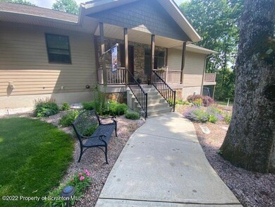 288 Vineyard Ln, Falls, PA 18615 - photo 3