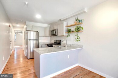 211 W Read St, Baltimore, MD 21201 - photo 6