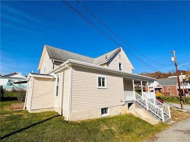 548 Race St, Waynesburg, PA 15370 - photo 4