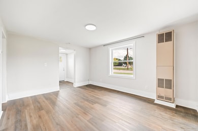 628-HutchinsonSt-BR-4