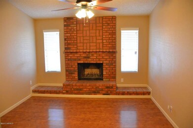 Living Room/Fireplace