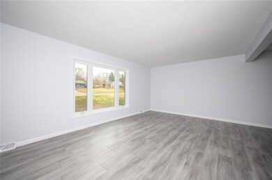 4022 SW 31st St, Des Moines, IA 50321 - photo 3