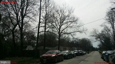 9421 Franklin Ave, Lanham, MD 20706 - photo 2