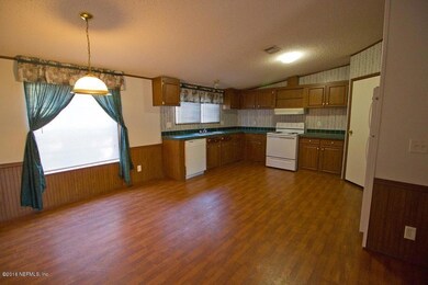 Breakfast Area & Kitchen
