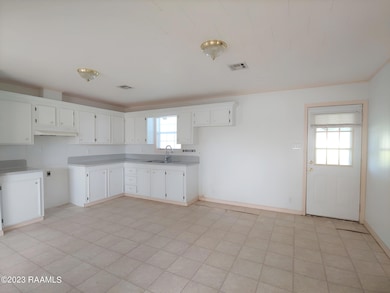 5 Kitchen - Dining Area