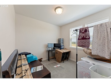 8229 SE Kinnaman St, Hillsboro, OR 97123 - photo 6