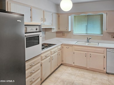 10214 W Cinnebar Ave, Sun City, AZ 85351 - photo 4