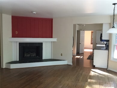 Family room with Fireplace