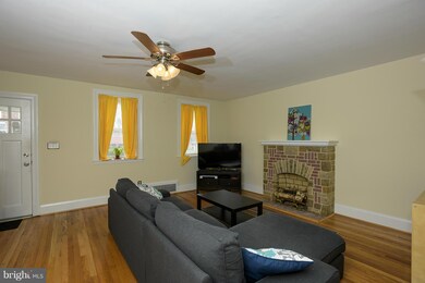 919 Calwell Rd, Baltimore, MD 21229 - photo 7