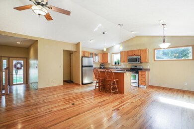 Kitchen & Dining Area