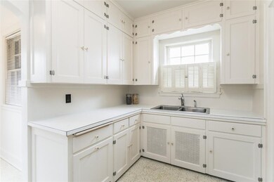 1544 7th Ave SE, Cedar Rapids, IA 52403 - photo 3