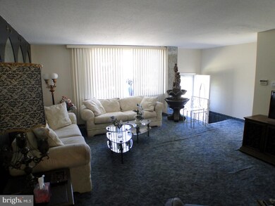 2839 Tremont St, Philadelphia, PA 19136 - photo 4