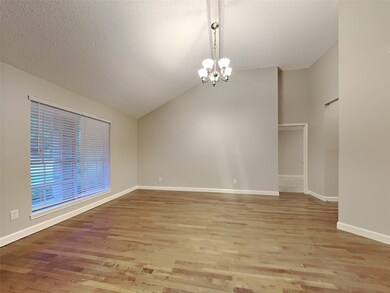 39 N Morningwood Ct, Spring, TX 77380 - photo 6