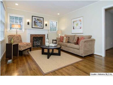 Beautiful living room with great natural light, re