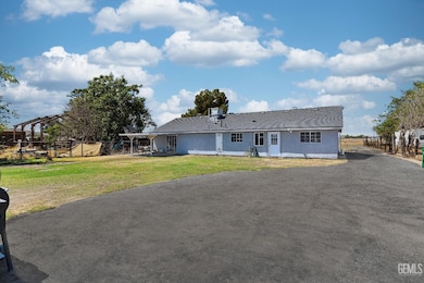 4331 Lorraine St, Shafter, CA 93263 - photo 2