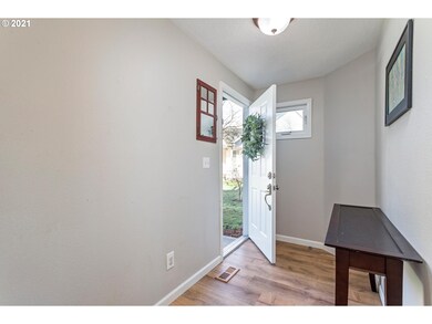 1215 Marvin Ct, Forest Grove, OR 97116 - photo 3