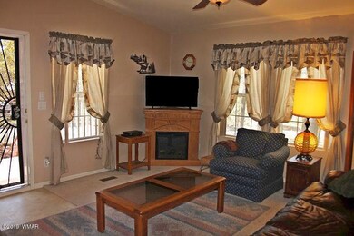 006_Living Room