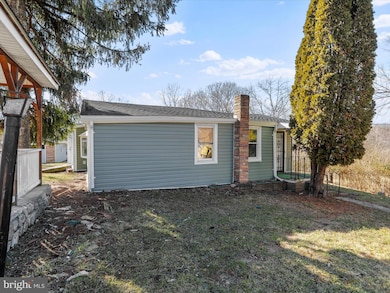 32 Bullett Aly, Paw Paw, WV 25434 - photo 3