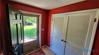 Separate Foyer Entryway