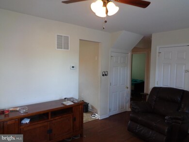 135 Hazel Ave, Halethorpe, MD 21227 - photo 5