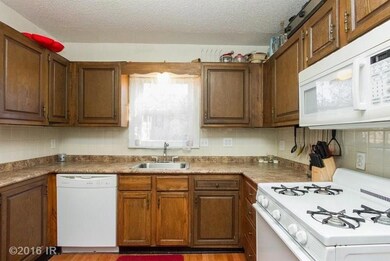 3125 E Douglas Ave, Des Moines, IA 50317 - photo 5